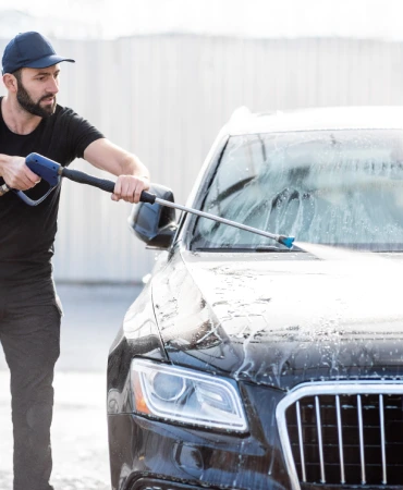 Vehicle cleaning and detailing Dubai