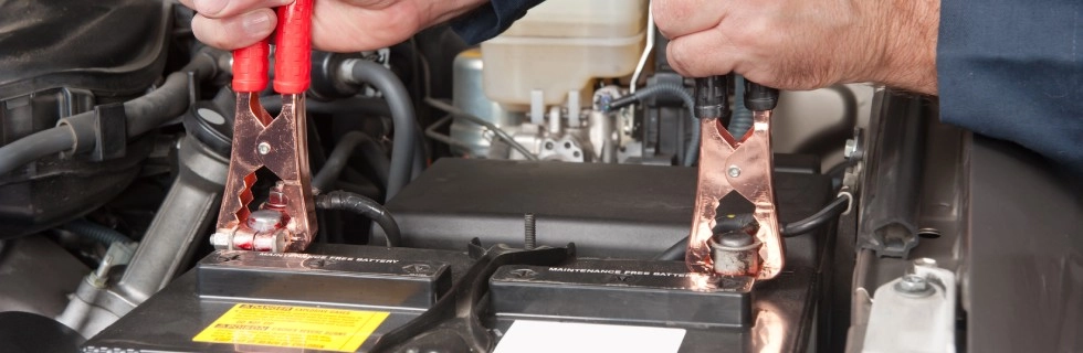 How to Get a Quick Battery Jump Start in Dubai?  No Towing Needed